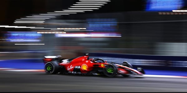Leclerc: "Carlos è stato più bravo, oggi la Ferrari ha fatto tutto bene"