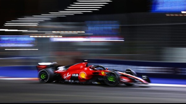 Leclerc: "Carlos è stato più bravo, oggi la Ferrari ha fatto tutto bene"