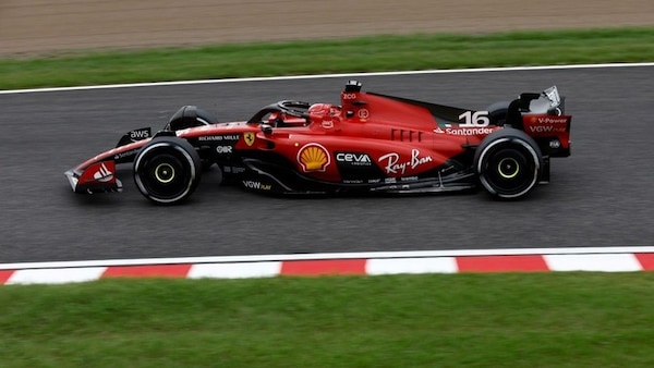 Ferrari, in Giappone Leclerc e Sainz veloci e soddisfatti: "Vicini ai rivali"