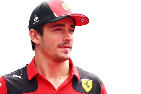 Leclerc, il sorpasso su Russell e la minaccia McLaren