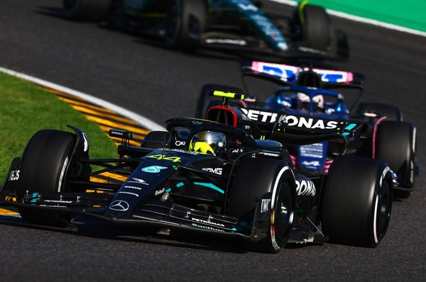 Hamilton: Mercedes, cambia tutto in sei mesi