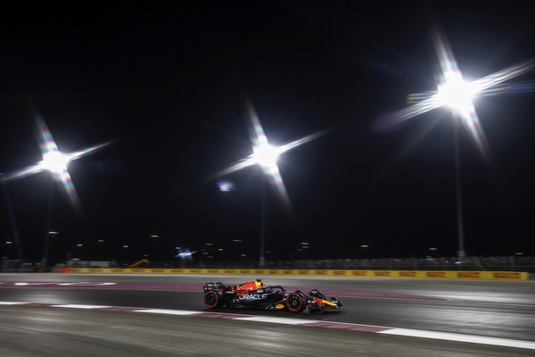 GP Qatar, qualifiche: Verstappen in pole, Leclerc 5° e Sainz escluso in Q2