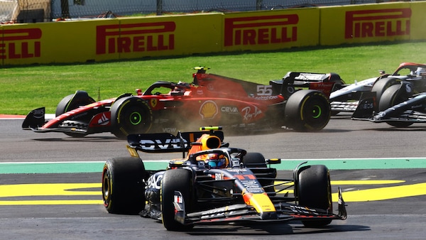Leclerc-Perez, che incidente al via: la Red Bull costretta al ritiro
