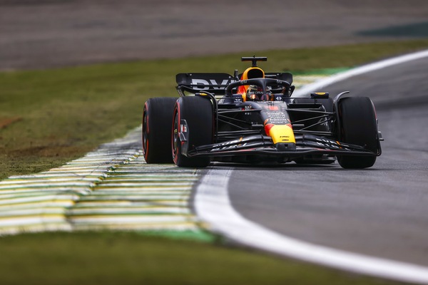 GP Brasile, qualifiche: Verstappen in pole prima del diluvio, Leclerc 2°