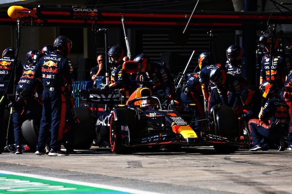 Verstappen: "Gestione gomme ok, forti nello stint centrale"
