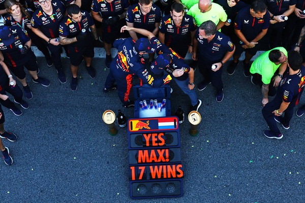 Verstappen, ma quale noia: "Non vincere sarebbe stato noioso"