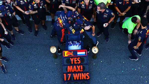 Verstappen, ma quale noia: "Non vincere sarebbe stato noioso"