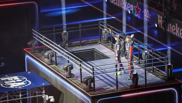 Verstappen e una Las Vegas da sopportare: "Sembriamo clown, è 99% show"