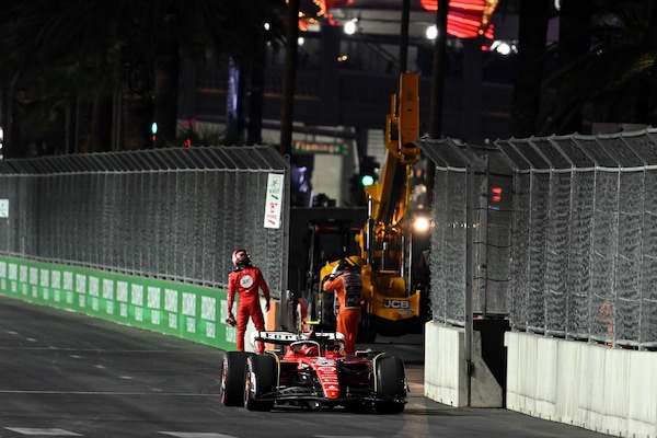 Sainz, l'impatto con il tombino a Las Vegas è stato devastante