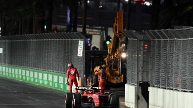 Sainz, l'impatto con il tombino a Las Vegas è stato devastante