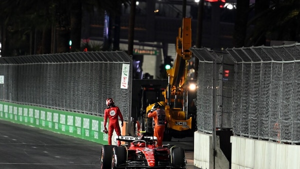 Sainz, l'impatto con il tombino a Las Vegas è stato devastante