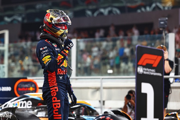 Verstappen pole ad Abu Dhabi: "Ho ritrovato l'armonia con la mia Red Bull"