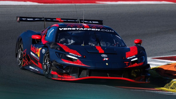 Verstappen scende in pista con la Ferrari