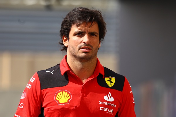Sainz: "Notizie sul mio futuro quando sarà il momento"
