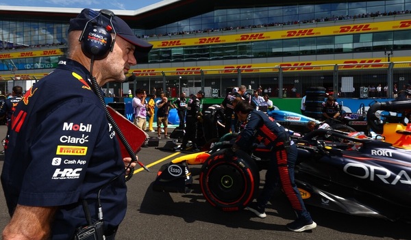 Red Bull RB20 fa già parlare: dove sono le prese sulle pance?