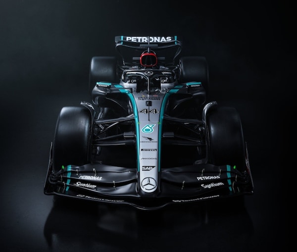 Mercedes W15, Hamilton: "So di cosa è capace questa squadra"