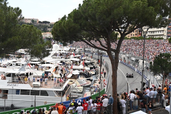 GP Monaco: arriva la nuova (e super esclusiva) tribuna galleggiante