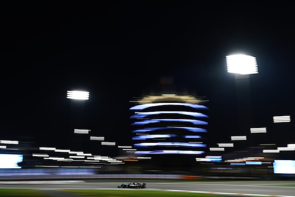 Formula 1 GP Bahrain: doppietta Mercedes nelle libere 2, Sainz è 4°
