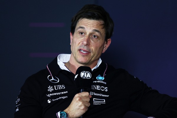 Verstappen, Jos incontra Wolff: Max in Mercedes è immaginabile?