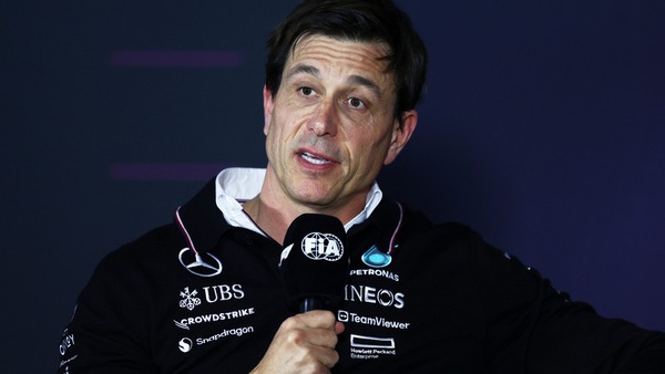 Verstappen, Jos incontra Wolff: Max in Mercedes è immaginabile?