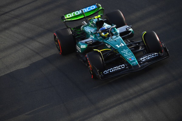 F1 GP Arabia Saudita: Alonso svetta nelle libere, quarto tempo per Leclerc