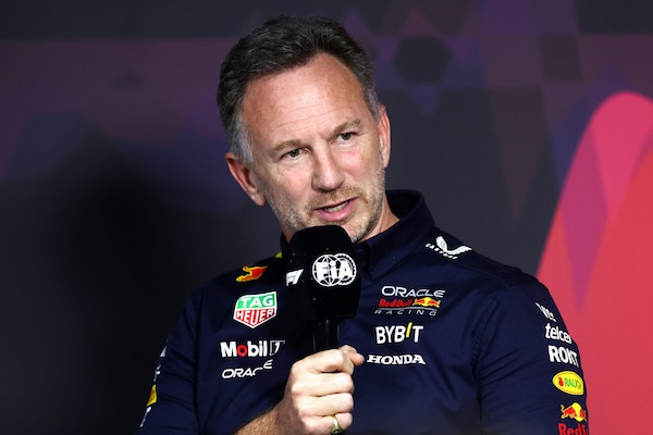 Horner indica gli "avvoltoi" e conferma Max in Red Bull