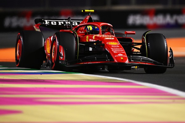 F1 GP Arabia Saudita: vince Verstappen, Leclerc a podio ma la Ferrari è pazza di Bearman