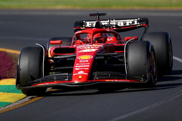 Leclerc: "Gran lavoro di Sainz, giustissimo che la vittoria sia sua"