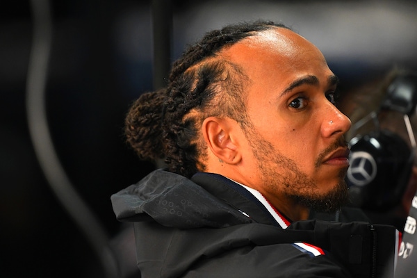 Hamilton: "Entusiasta del futuro Ferrari, prima voglio finire al top qui"