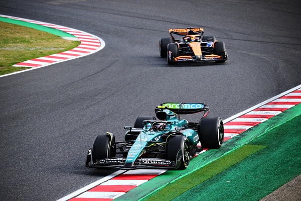 Alonso e il mercato: "Mercedes una soluzione attraente? È dietro Aston..."