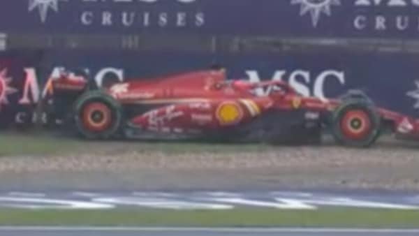 Brivido Leclerc nel GP Cina: va a muro nelle qualifiche ma poi...