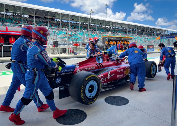 Ferrari, incubo prove libere a Miami: Leclerc in testacoda dopo 8'