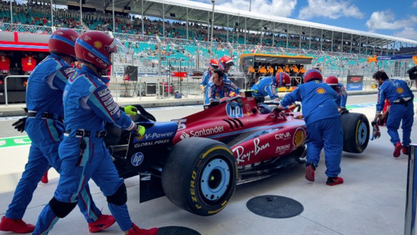 Ferrari, incubo prove libere a Miami: Leclerc in testacoda dopo 8'