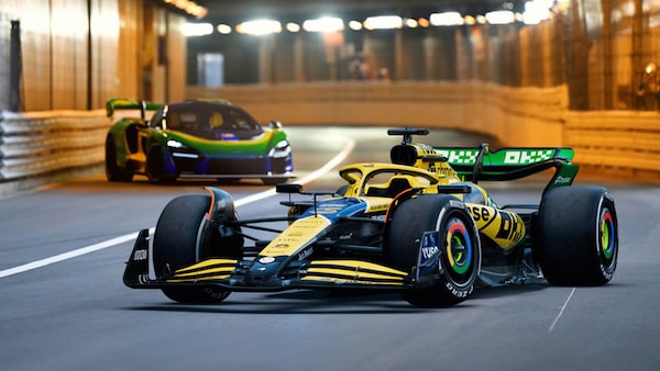 McLaren a Monaco con la livrea speciale dedicata a Senna