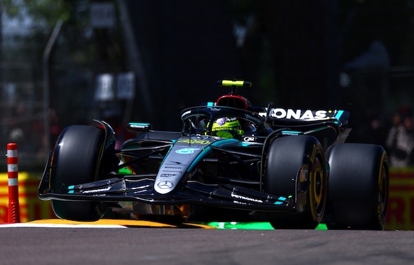 Wolff, Mercedes resta un passo indietro: "Chiara la direzione di sviluppo"