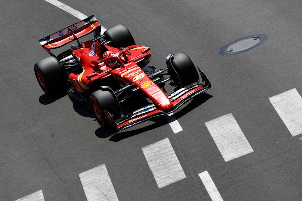 Vasseur: "Leclerc sta volando, ma la vittoria non è scontata"