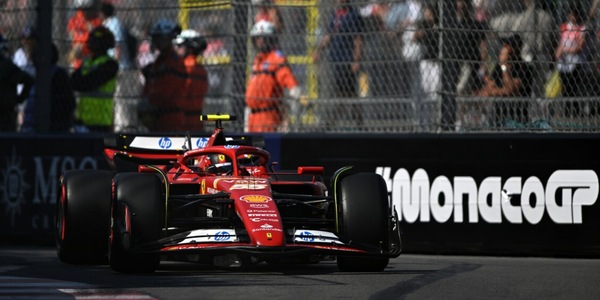 Sainz: "Leclerc incredibile, farò il possibile per farlo vincere"