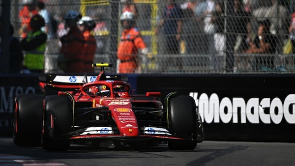 Sainz: "Leclerc incredibile, farò il possibile per farlo vincere"