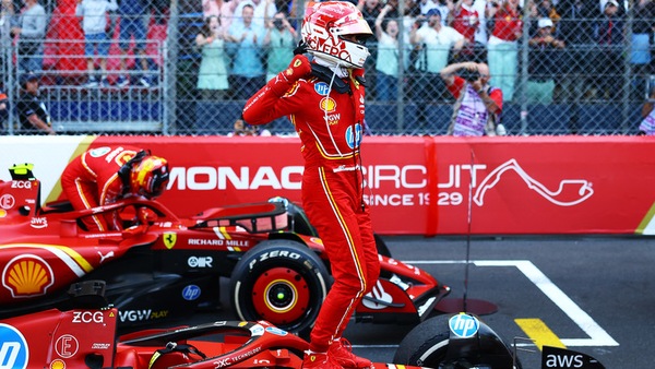 Leclerc: "Negli ultimi giri pensavo a papà, era il nostro sogno vincere qui"