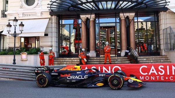 Verstappen: "Lavoreremo sui punti deboli, RB20 resta da mondiale"
