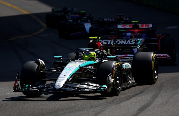 Mercedes in crescita, Hamilton: "Altri progressi per sfidare i primi 3"