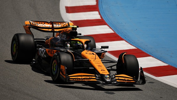 GP Spagna, FP1: Norris davanti a Verstappen e Sainz, Leclerc 11°