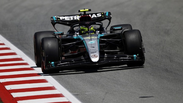 GP Spagna, FP2: Hamilton al top, poi Sainz e Norris