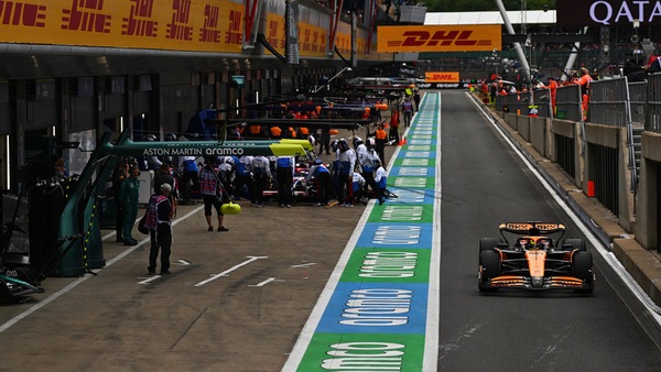 GP Gran Bretagna, FP1: Stroll tra le due McLaren