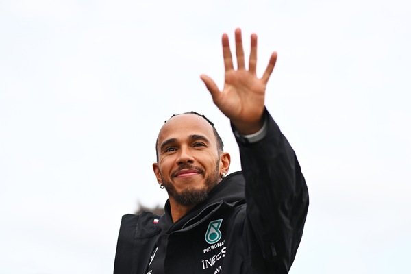 Hamilton sogna a Silverstone: "Mercedes fantastica, fiero di essere nella Top 3 inglese "