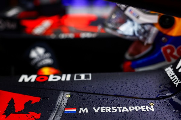 Verstappen: "Non c'era passo, ma ottima la scelta della hard"