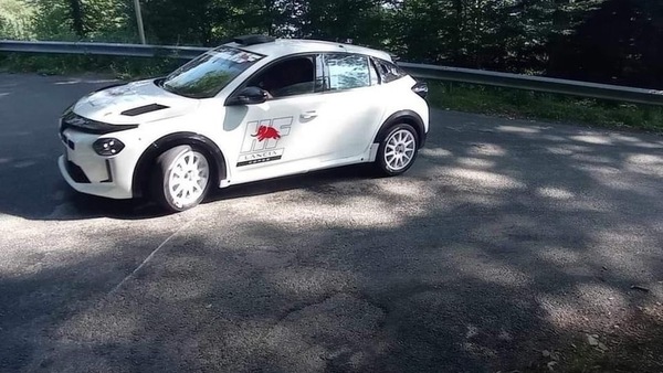 La Lancia Ypsilon muove i primi passi