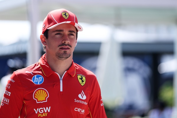 Ferrari: la fiducia di Leclerc sui progressi, l'attesa di Carlos sul futuro