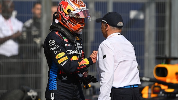 Verstappen nottambulo e sfoghi via radio: "Ne discuteremo ma non sui media"