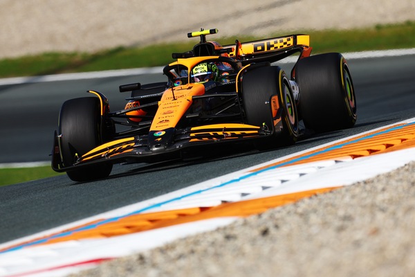 Norris: "La gara sarà dura, Max lotterà nel suo GP di casa"